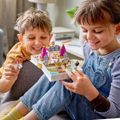 LEGO Disney Ariel, Belle, Cinderella and Tiana's Storybook Adventures 43193 4 LEGO Disney Ariel, Belle, Cinderella and Tiana's Storybook Adventures 43193 - Image 2