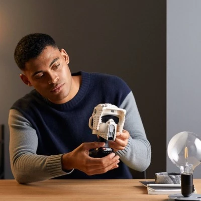 LEGO Star Wars Scout Trooper Helmet Building Set 75305 4 LEGO Star Wars Scout Trooper Helmet Building Set 75305 - Image 2