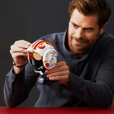 LEGO Star Wars Luke Skywalker (Red Five) Helmet 75327 Building Kit 4 LEGO Star Wars Luke Skywalker (Red Five) Helmet 75327 Building Kit - Image 2